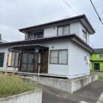 紋別潮見小学校隣・土地123坪角地・建物2階建て35.坪。築44年